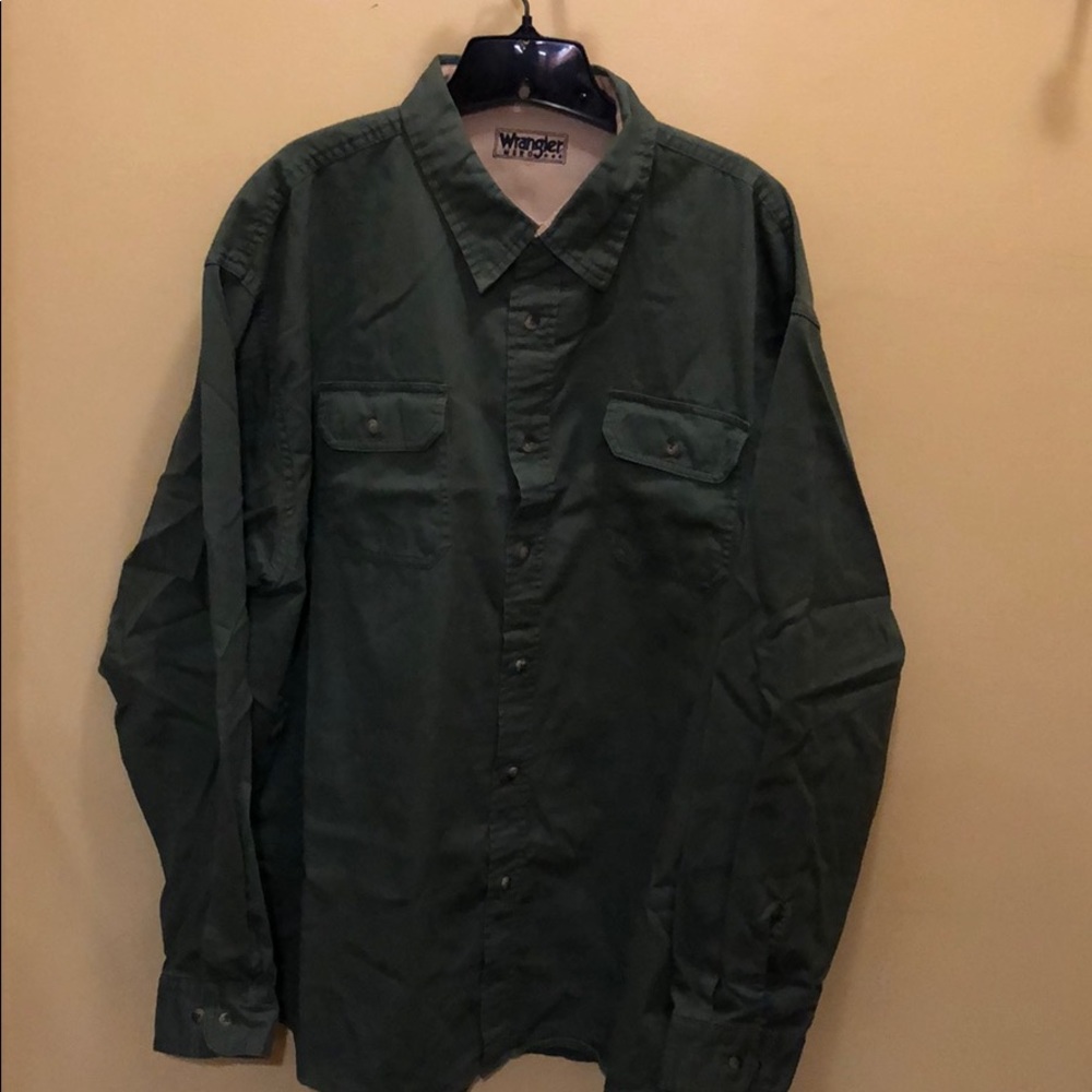 Men’s Wrangler Hero shirt size 2XL